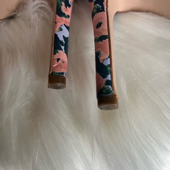 BCBG Pink Floral Heels - Picture 5 of 6
